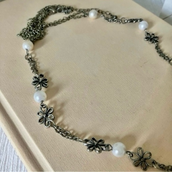 Metal Rose Pearl Grunge Necklace Vintage “Rosette” Gray Floral Dark Romance Chic - Picture 6 of 12